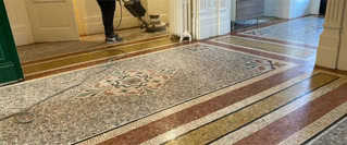 MOSAÏQUE DE MARBRE > Ponçage et cristallisation de marbre
