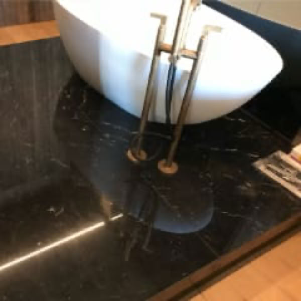 SALLE DE BAIN > Ponçage et cristallisation de salle de bain